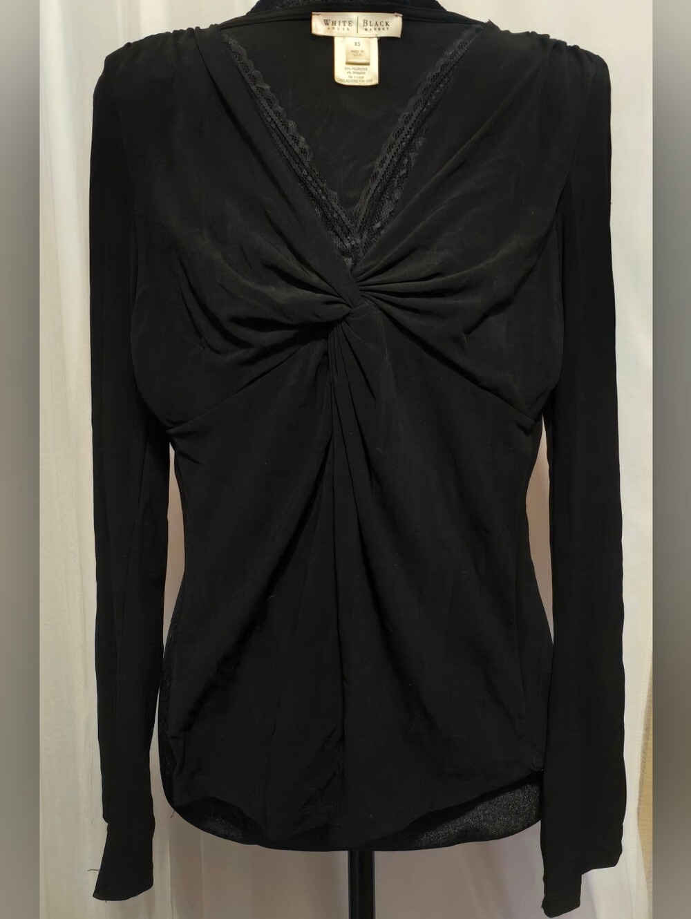 Black Twist-Front Long Sleeve Women's Top - Classic Versatile Style